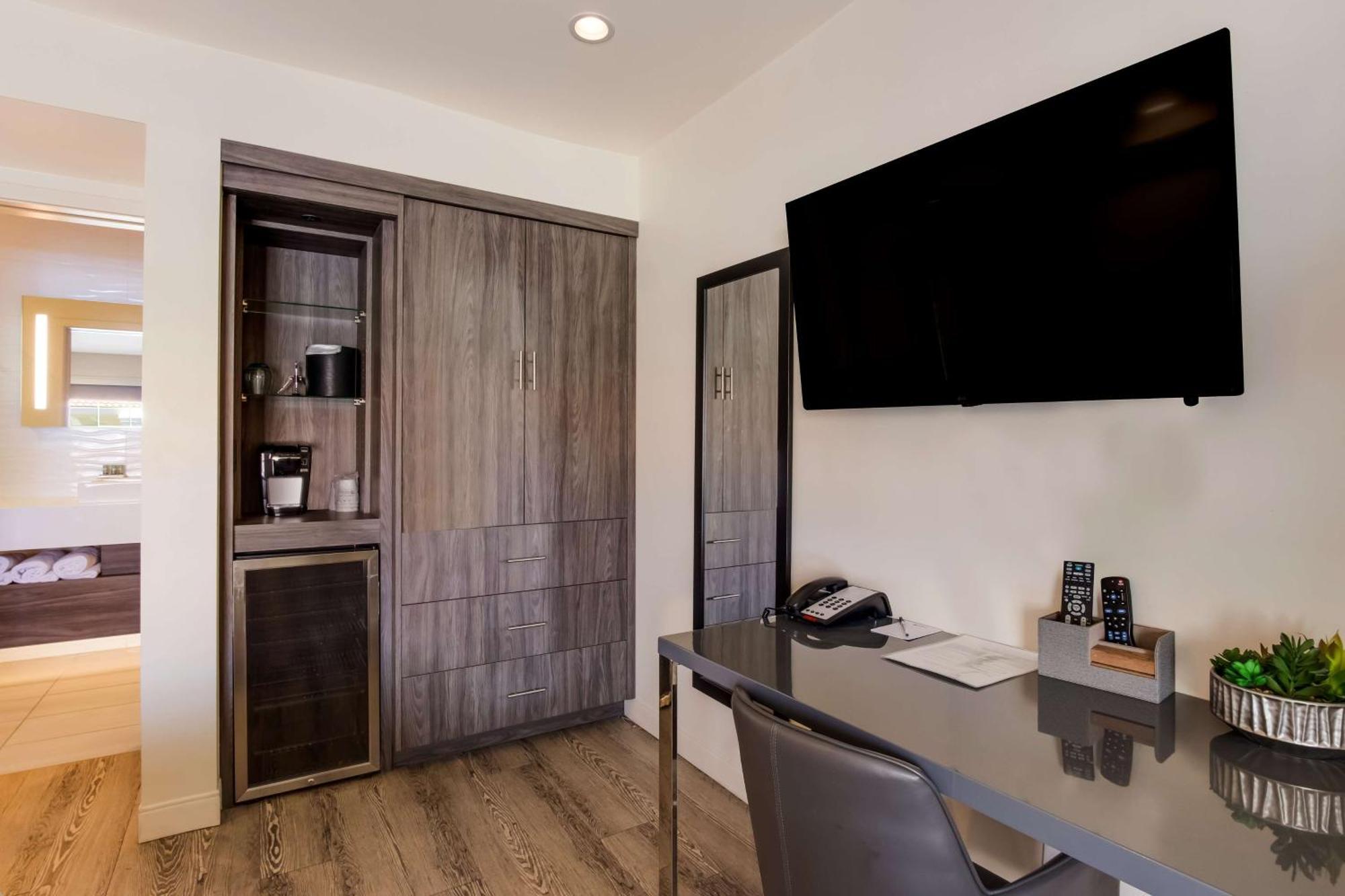 Surestay Plus Hotel By Best Western Tempe University エクステリア 写真