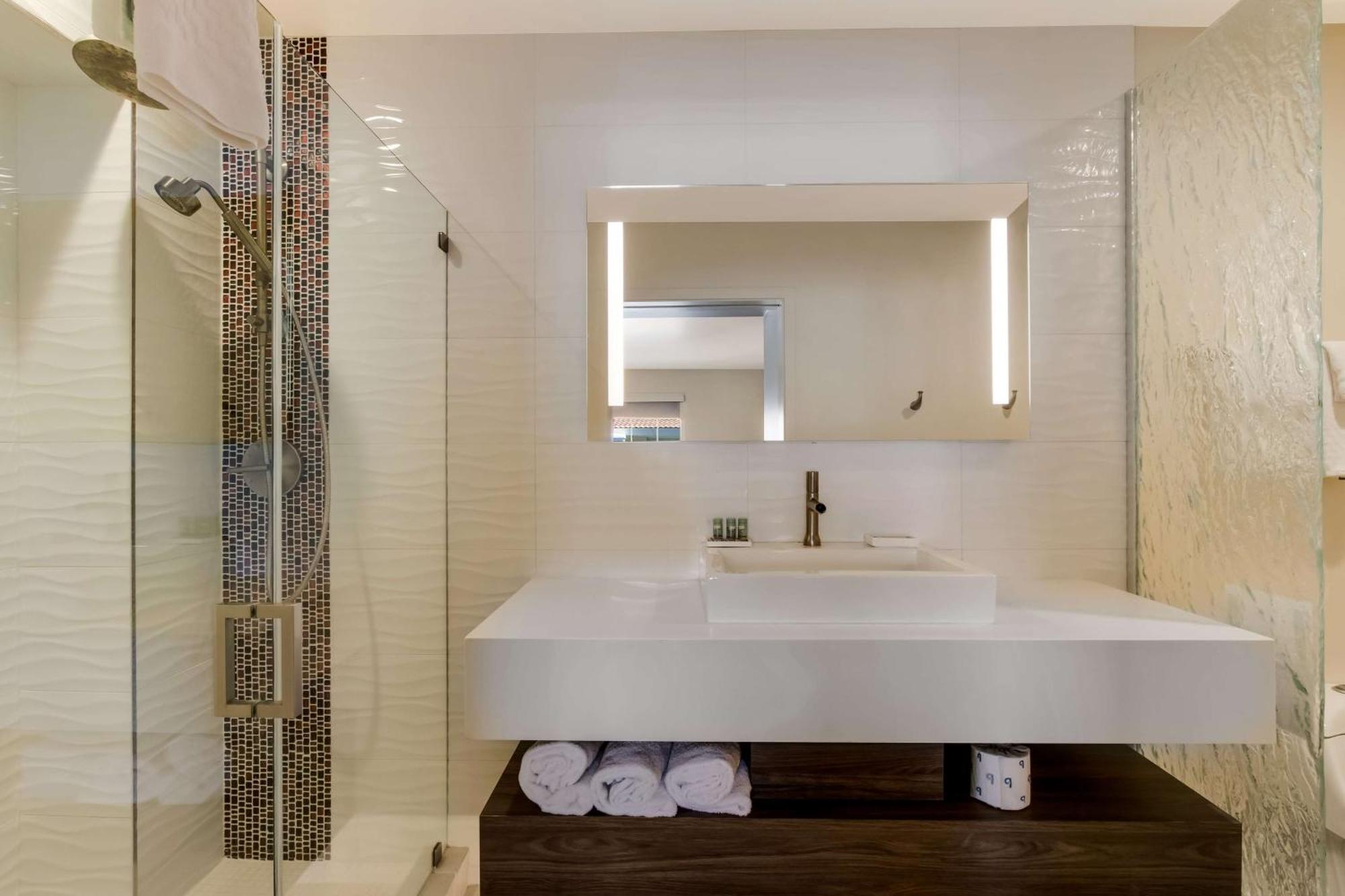 Surestay Plus Hotel By Best Western Tempe University エクステリア 写真
